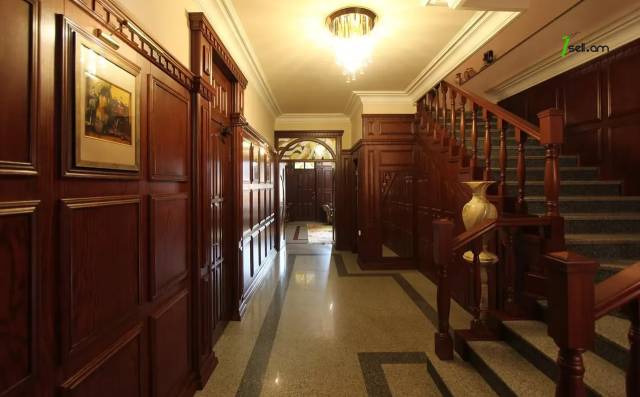 Երեք հարկանի քարե տուն Սևքարեցի Սաքոյի փողոցում Արաբկիրում, 600 ք.մ., 3+ սանհանգույց