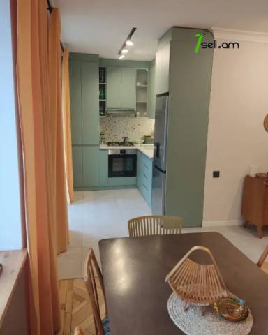 2 սենյականոց բնակարան Արամ Խաչատրյանի փողոցում, 56 ք.մ., նախավերջին հարկ, եվրովերանորոգված