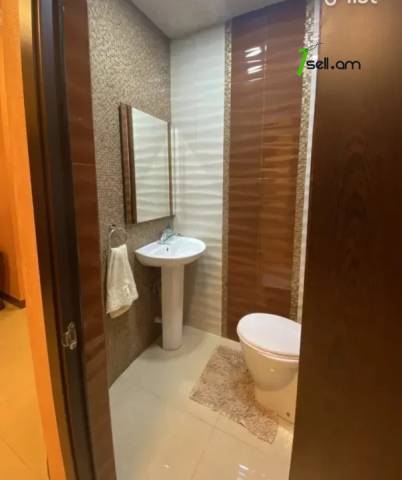 4 սենյականոց բնակարան նորակառույց շենքում Սասնա Ծռերի փողոցում, 111 ք.մ., 2 սանհանգույց