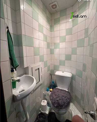 4 սենյականոց բնակարան Վիլնյուսի փողոցում, 76 ք.մ., 3/9 հարկ, մի քանի պատշգամբ, եվրովերանորոգված