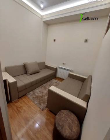 3 սենյականոց բնակարան նորակառույց շենքում Նիկողայոս Ադոնցի փողոցում, 60 ք.մ., բարձր առաստաղներ