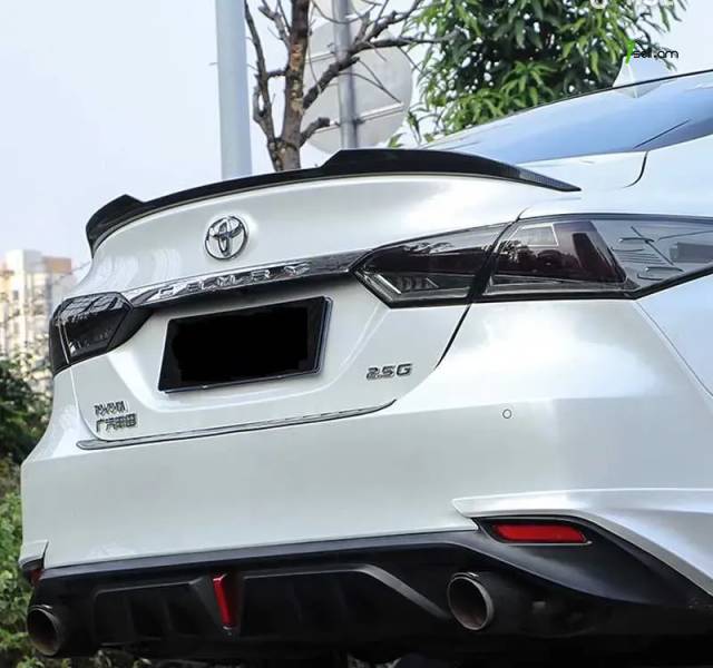 Toyota Camry սպոլեռ M4 դիզայն
