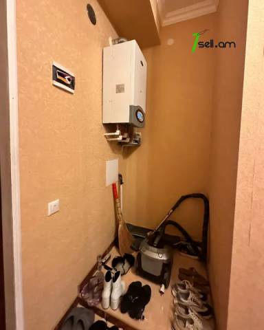 2 սենյականոց բնակարան Բրյուսովի փողոցում, 60 ք.մ., 1/4 հարկ, կապիտալ վերանորոգված, քարե շենք