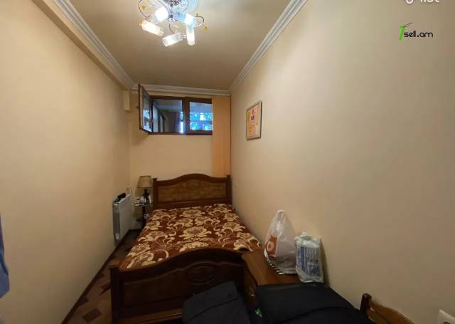 3 սենյականոց բնակարան Ամիրյան փողոցում, 73 ք.մ., 2 սանհանգույց, բարձր առաստաղներ, 2/10 հարկ