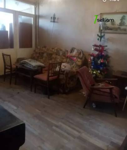 2 սենյականոց բնակարան, Շոպրոն փողոցի 4-րդ նրբանցք, 67 քմ, 3/5 հարկ, մի քանի պատշգամբ, քարե շենք