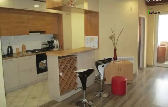 4 սենյականոց բնակարան նորակառույց շենքում Գյուրջյան փողոցում, 130 քմ, 5/8 հարկ, 3+ սանհանգույց