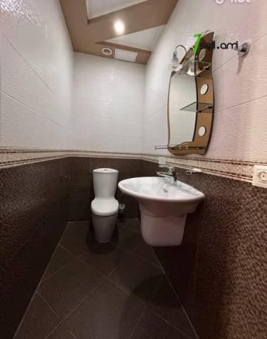 Ընդարձակ 3 սենյականոց բնակարան նորակառույց շենքում Նաիրի Զարյան փողոցում, 180 քմ, 12/16 հարկ