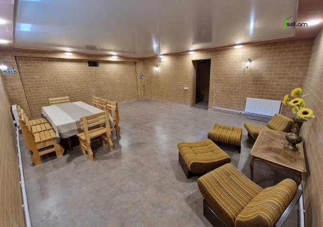 Երկու հարկանի քարե ամառանոց, Ջրվեժ թաղամաս Ջրվեժում, 800 ք.մ., 2 սանհանգույց, կապիտալ վերանորոգված