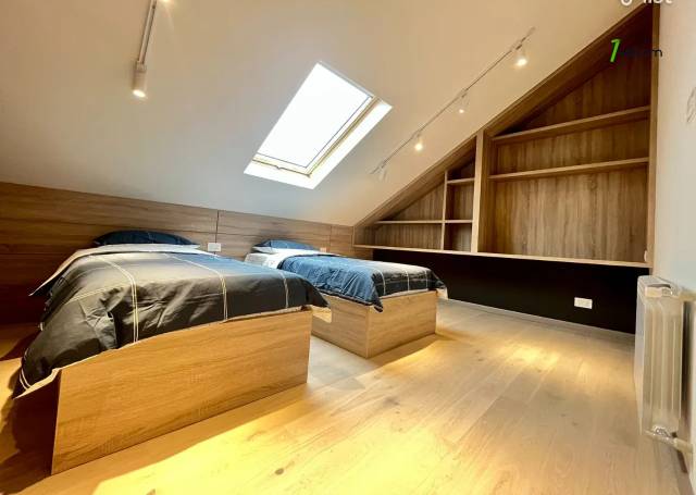 3 սենյականոց բնակարան կենտրոնում, 105 քմ, 2 սանհանգույց, բարձր առաստաղներ, կապիտալ վերանորոգված