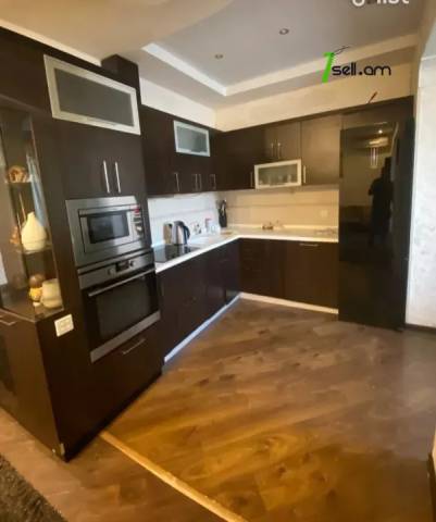 3 սենյականոց բնակարան Կոմիտասի պողոտայում, 80 ք.մ., 2/5 հարկ, բարձր առաստաղներ, եվրովերանորոգված