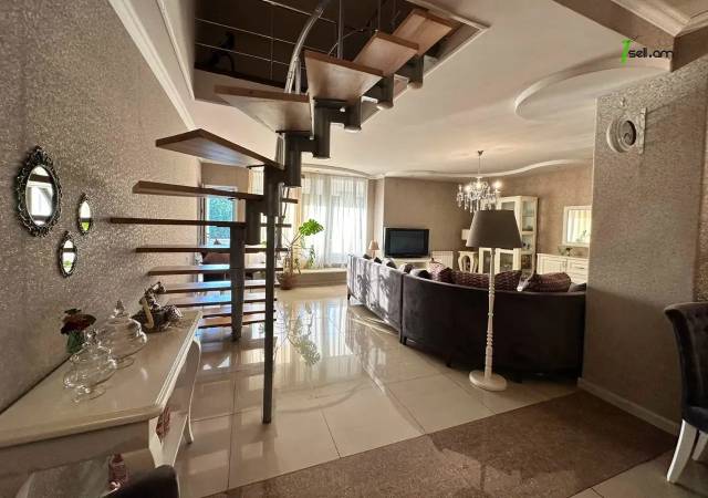 4 սենյականոց բնակարան Մեսրոպ Մաշտոցի պողոտայում, 135 ք.մ., 2 սանհանգույց, կապիտալ վերանորոգված