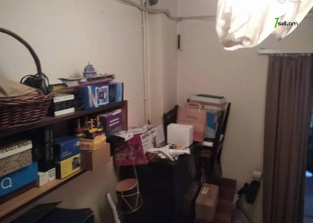 4 սենյականոց բնակարան Դավիթ Մալյան փողոցում, 73 ք.մ., 1/5 հարկ, քարե շենք