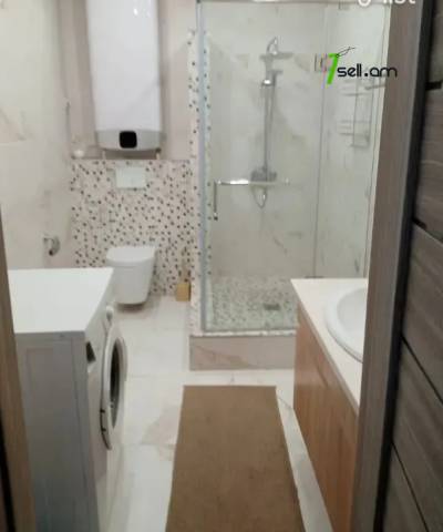 3 սենյականոց բնակարան նորակառույց շենքում Եկմալյան փողոցում, 80 ք.մ., 5/18 հարկ, բարձր առաստաղներ