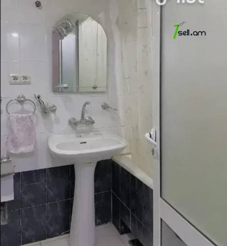 2 սենյականոց բնակարան Ռուբինյանց փողոցում, 69 ք.մ., նախավերջին հարկ, բարձր առաստաղներ