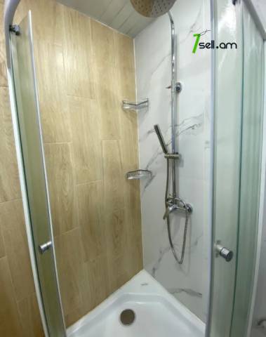 Մեկ հարկանի քարե տուն, Դալլաքյան փողոցի 2-րդ նրբանցք Քանաքեռ Զեյթունում, 70 ք.մ., եվրովերանորոգված