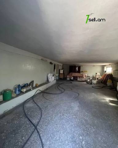 Երեք հարկանի քարե տուն Մարշալ Բաղրամյան պողոտայում Արաբկիրում, 840 ք.մ., 2 սանհանգույց