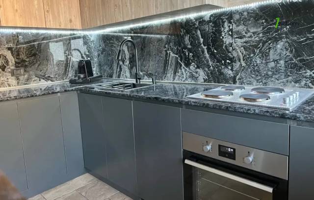 3 սենյականոց բնակարան նորակառույց շենքում Խաչատուր Աբովյանի փողոցում, 82 ք.մ., բարձր առաստաղներ