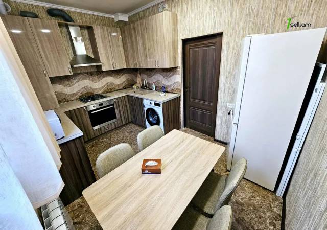 Երկու հարկանի քարե տուն Թավրիզյան փողոցում Արաբկիրում, 400 քմ, 2 սանհանգույց, կապիտալ վերանորոգված