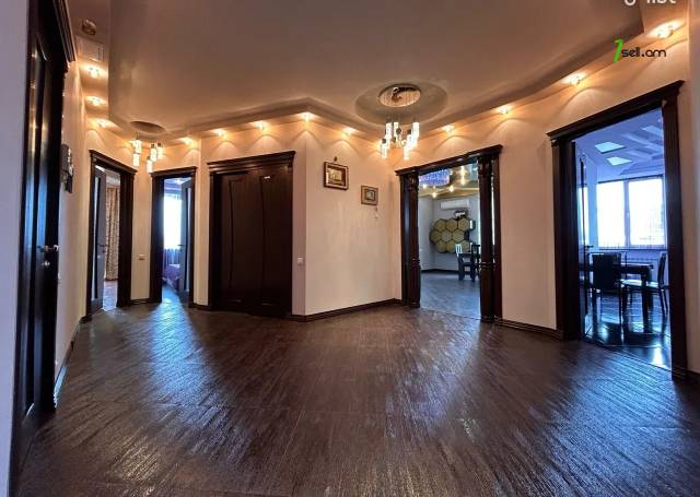 Ընդարձակ 3 սենյականոց բնակարան նորակառույց շենքում Նաիրի Զարյան փողոցում, 180 քմ, 12/16 հարկ