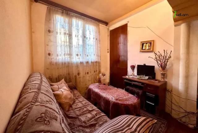 3 սենյականոց բնակարան Մինաս Ավետիսյան փողոցում, 75 ք.մ., 1/5 հարկ, կապիտալ վերանորոգված, քարե շենք