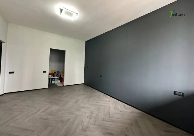 Երկու հարկանի քարե թաունհաուզ Էրեբունու փողոցում Էրեբունիում, 205 քմ, 2 սանհանգույց