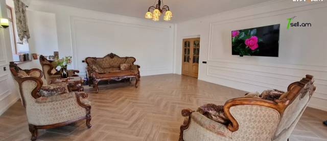 Երեք հարկանի քարե տուն Մելքումովի փողոցում Դավիթաշենում, 600 ք.մ., 3+ սանհանգույց, եվրովերանորոգված