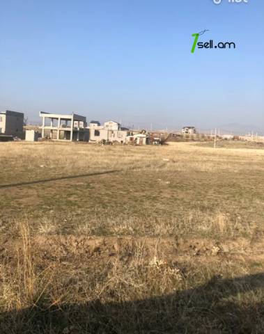 Հողատարածք բնակելի շինությունների համար Վաղարշ Վաղարշյան փողոցում Արաբկիրում, 3150 ք.մ.