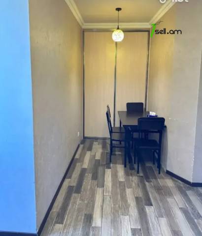 3 սենյականոց բնակարան Մոլդովական փողոցում, 82 ք.մ., 3/5 հարկ, կապիտալ վերանորոգված, քարե շենք