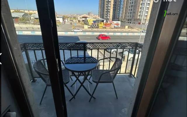 2 սենյականոց բնակարան Մելքումովի փողոցում, 34 քմ, 2/4 հարկ, դիզայներական ոճով վերանորոգված