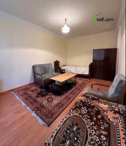 1 սենյականոց բնակարան Աշոտ Հովհաննիսյանի փողոցում, 34 ք.մ., 2/5 հարկ, կապիտալ վերանորոգված