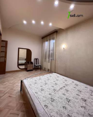 3 սենյականոց բնակարան Ամիրյան փողոցում, 70 ք.մ., 3/5 հարկ, կապիտալ վերանորոգված, քարե շենք