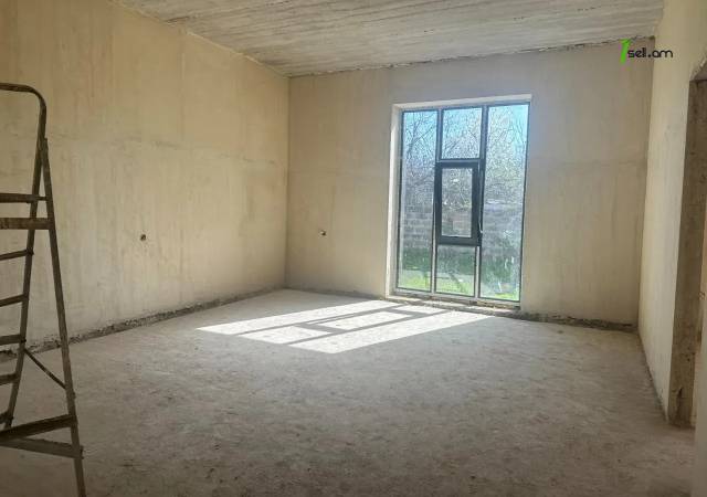 Մեկ հարկանի քարե տուն Կենտրոնական փողոցում Գեղանիստում, 300 ք.մ., մասնակի վերանորոգում