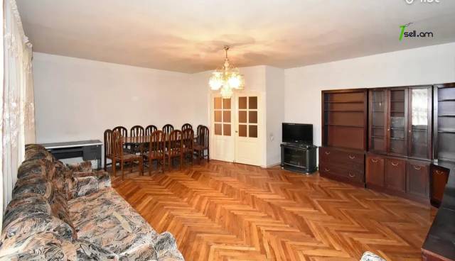 4 սենյականոց բնակարան Ավետիս Ահարոնյան փողոցում, 100 քմ, կոսմետիկ վերանորոգում, քարե շենք