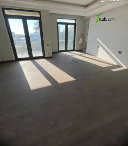 Ընդարձակ 4 սենյականոց բնակարան նորակառույց շենքում Տիգրան Պետրոսյան փողոցում, 277 ք.մ., 2/9 հարկ