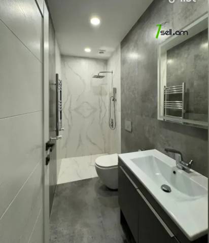 3 սենյականոց բնակարան նորակառույց շենքում Սերո Խանզադյան փողոցում, 68 քմ, 3/9 հարկ, 2 սանհանգույց