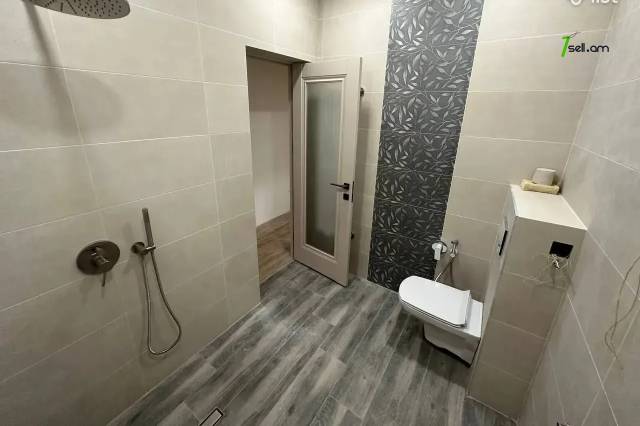 4 սենյականոց բնակարան նորակառույց շենքում Գրիբոյեդով փողոցում, 121 քմ, 14/16 հարկ, 2 սանհանգույց