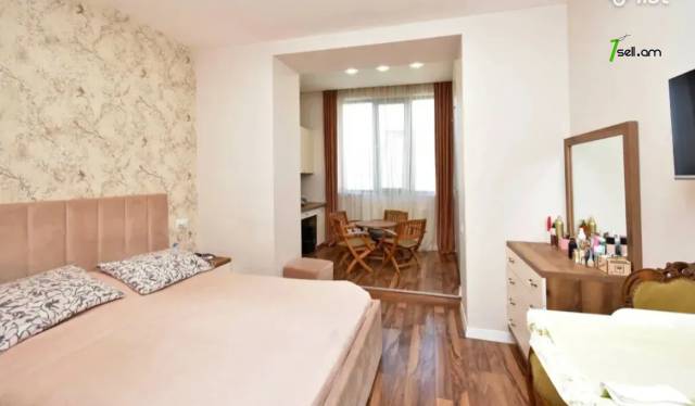 3 սենյականոց բնակարան Կոմիտասի պողոտայում, 88 քմ, նախավերջին հարկ, բարձր առաստաղներ