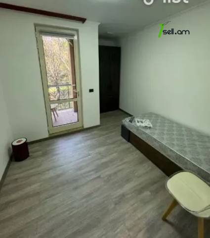 4 սենյականոց բնակարան նորակառույց շենքում Խորենացու փողոցում, 111 ք.մ., 2 սանհանգույց