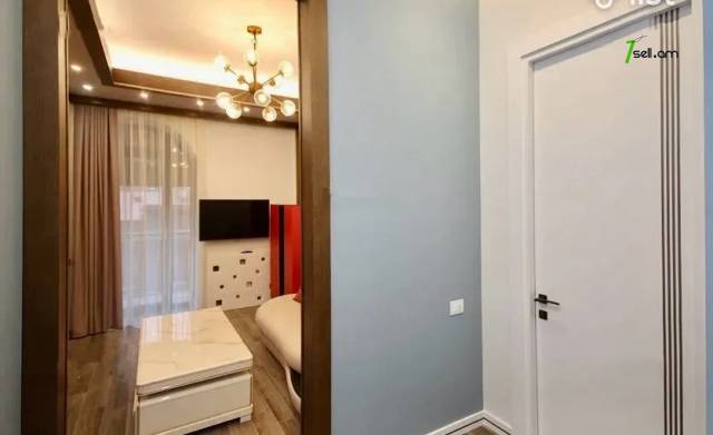 2 սենյականոց բնակարան Նալբանդյան փողոցում, 36 քմ, բարձր առաստաղներ, կապիտալ վերանորոգված, քարե շենք