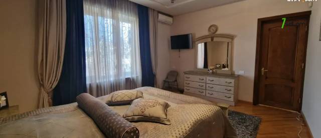 Երկու հարկանի քարե տուն Աջափնյակում, 360 ք.մ., 3+ սանհանգույց, եվրովերանորոգված