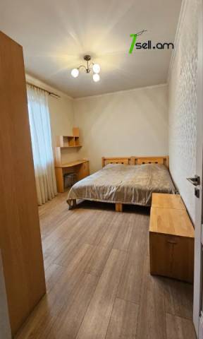 Երկու հարկանի քարե տուն Նվեր Սաֆարյան փողոցում Ավանում, 729 ք.մ., 3+ սանհանգույց