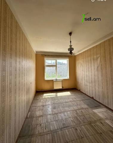 3 սենյականոց բնակարան Սեբաստիայի փողոցում, 74 քմ, նախավերջին հարկ, մասնակի վերանորոգում