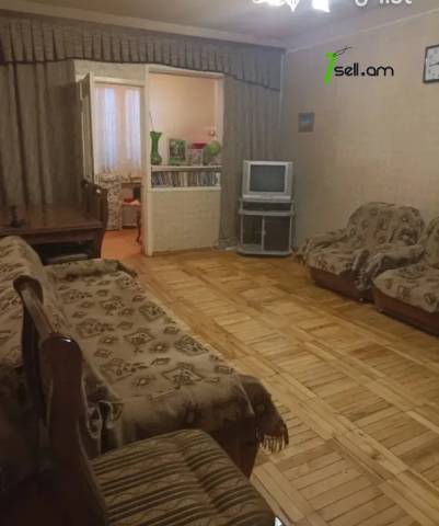 1 սենյականոց բնակարան Ծովակալ Իսակովի պողոտայում, 47 ք.մ., նախավերջին հարկ