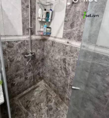 3 սենյականոց բնակարան նորակառույց շենքում Սասնա Ծռերի փողոցում, 77 ք.մ., բարձր առաստաղներ