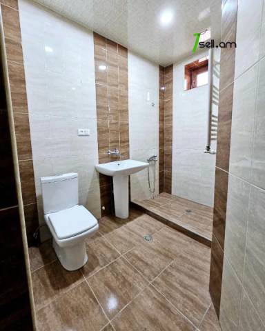 Երկու հարկանի քարե տուն Ջրվեժում, 1400 ք.մ., 3+ սանհանգույց, կապիտալ վերանորոգված