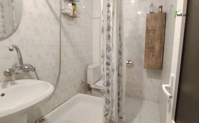 2 սենյականոց բնակարան Կիևյան փողոցում, 56 քմ, 2/5 հարկ, կապիտալ վերանորոգված, քարե շենք