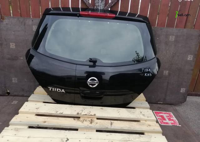 Nissan Tiida 2008 Axis Բեռնախցիկ