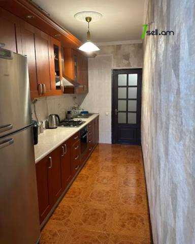 4 սենյականոց բնակարան Մամիկոնյանց փողոցում, 94 ք.մ., նախավերջին հարկ, կապիտալ վերանորոգված