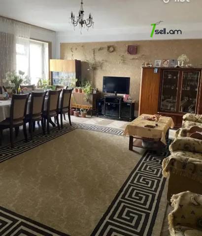 3 սենյականոց բնակարան Դրոյի փողոցում, 87 ք.մ., քարե շենք