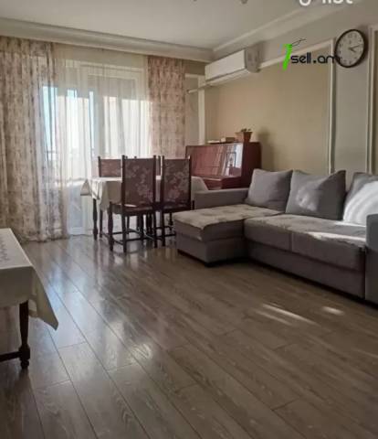 4 սենյականոց բնակարան, Սախարովի հրապարակ, 76 ք.մ., եվրովերանորոգված